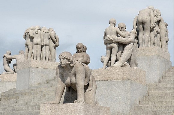 Today Basel Shows team let you know about one of Norway’s most famous parks due to its art installation by artist Gustav Vigeland.